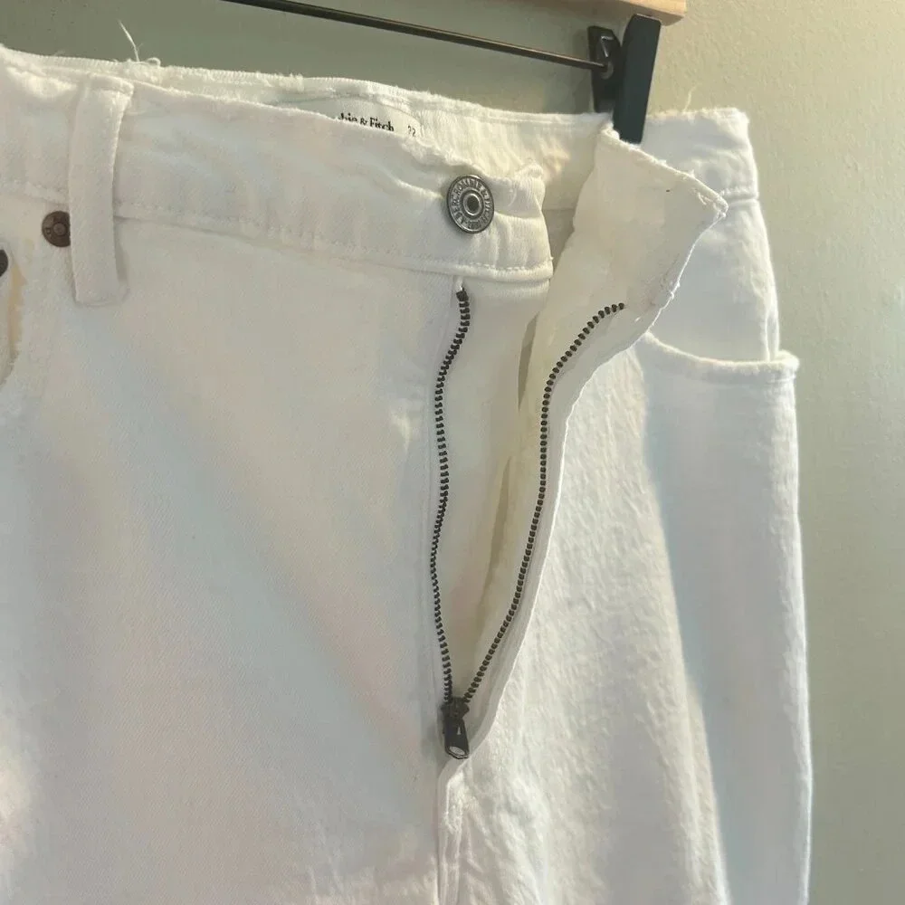 Abercrombie 90s Straight Ultra High Rise White Jeans Womens Size 32 14 Long - Picture 8 of 8